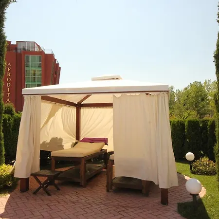 Menada Aphrodita Palace סאני ביץ'