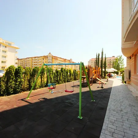 Menada Aphrodita Palace סאני ביץ'